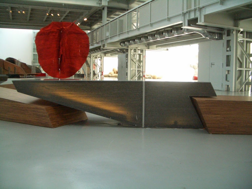 05432_bench_Italy_2