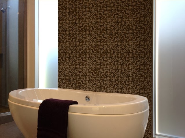 eclectic-bathroom